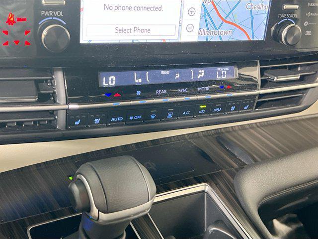 Photo of 2024 Celestial Silver Metallic Toyota Sienna