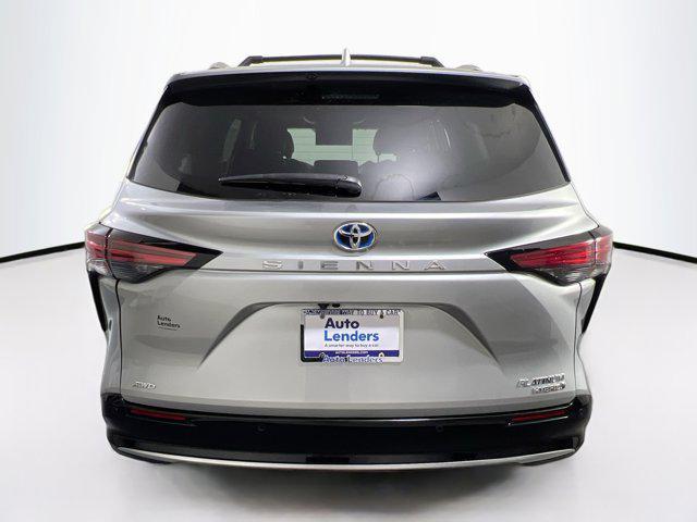 Photo of 2024 Celestial Silver Metallic Toyota Sienna