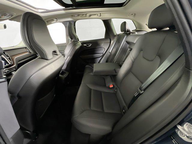 Photo of 2024 Denim Blue Metallic Volvo XC60