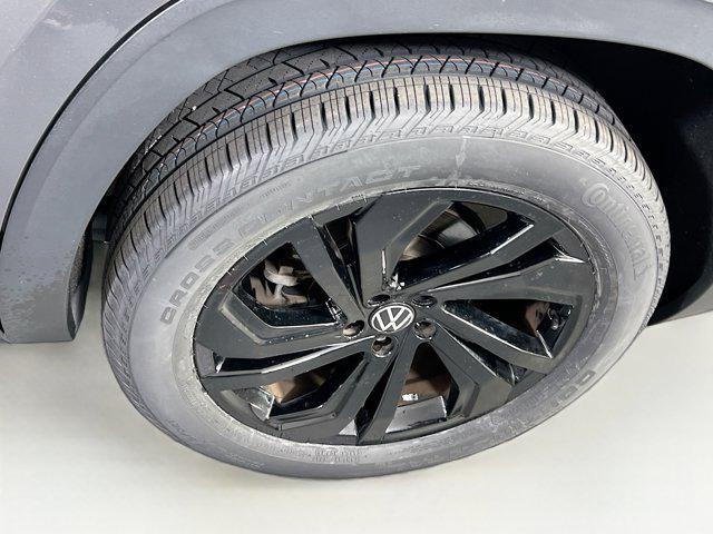 Photo of 2022 Platinum Gray Metallic Volkswagen Atlas