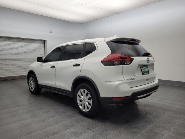 Photo of 2018 Glacier White Nissan Rogue