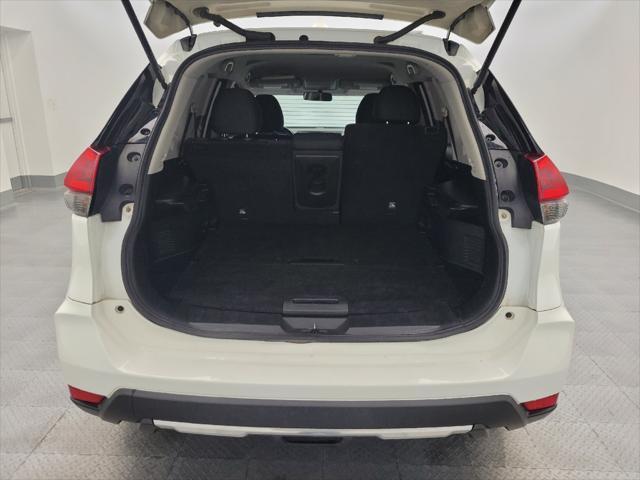 Photo of 2018 Glacier White Nissan Rogue