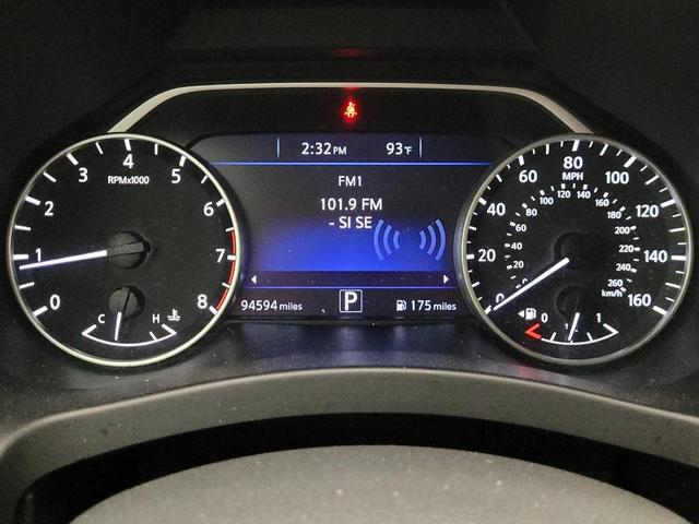 Photo of 2017 Pearl White Nissan Murano
