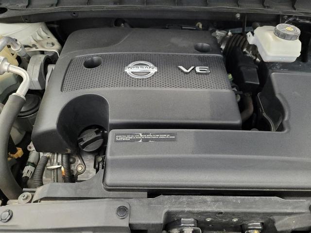 Photo of 2017 Pearl White Nissan Murano