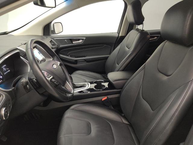 Photo of 2017 Ingot Silver Metallic Ford Edge
