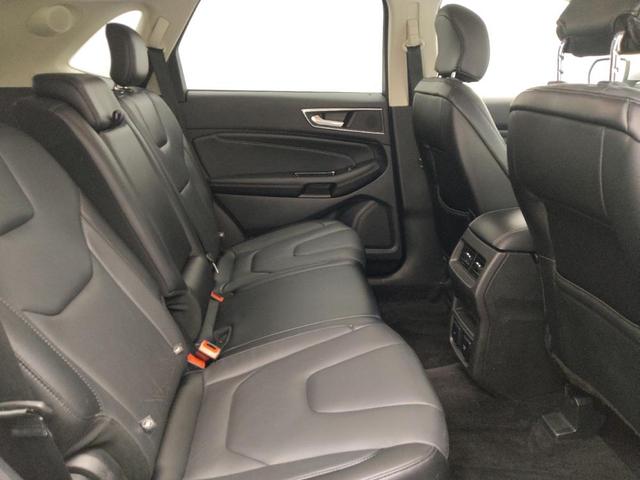 Photo of 2017 Ingot Silver Metallic Ford Edge
