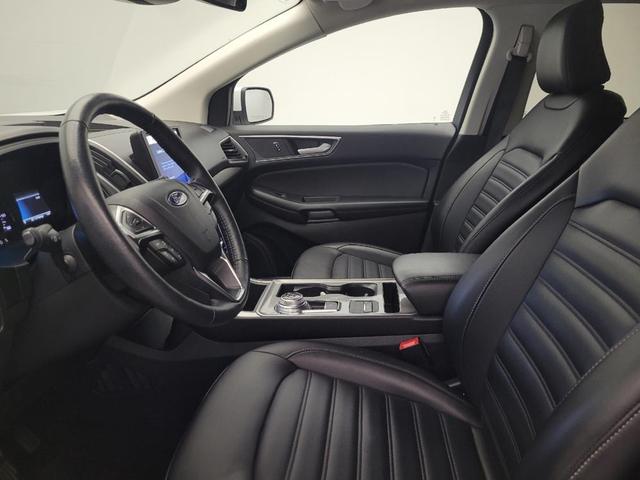 Photo of 2024 White Ford Edge