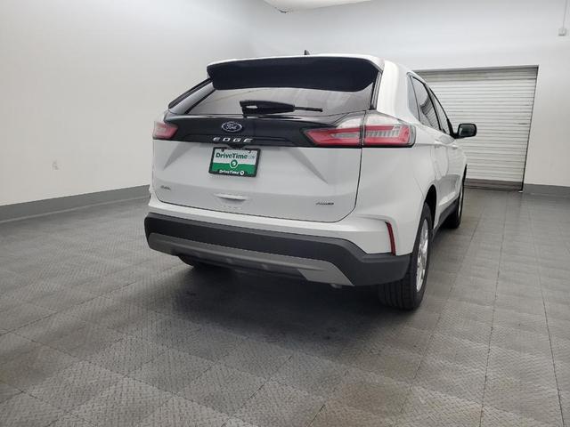 Photo of 2024 White Ford Edge