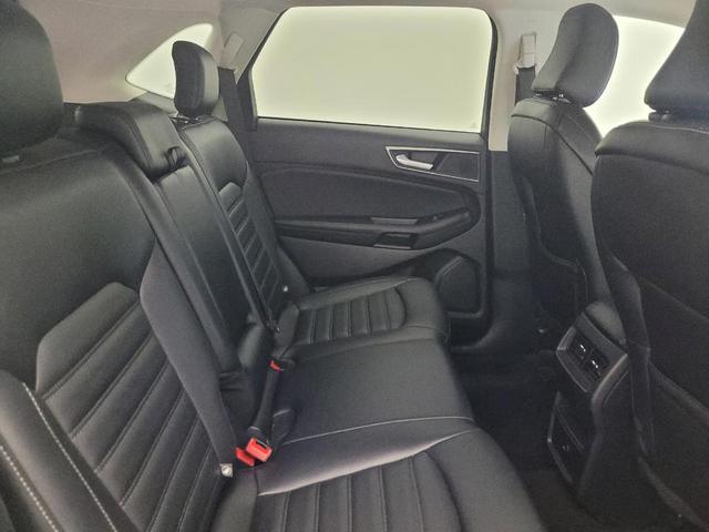 Photo of 2024 White Ford Edge