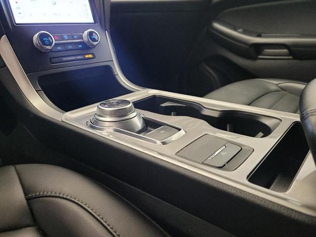 Photo of 2024 White Ford Edge