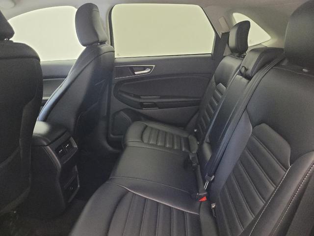 Photo of 2024 White Ford Edge