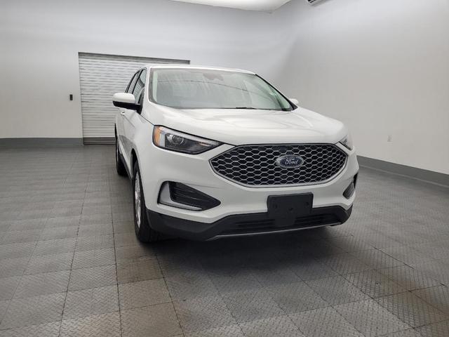 Photo of 2024 White Ford Edge