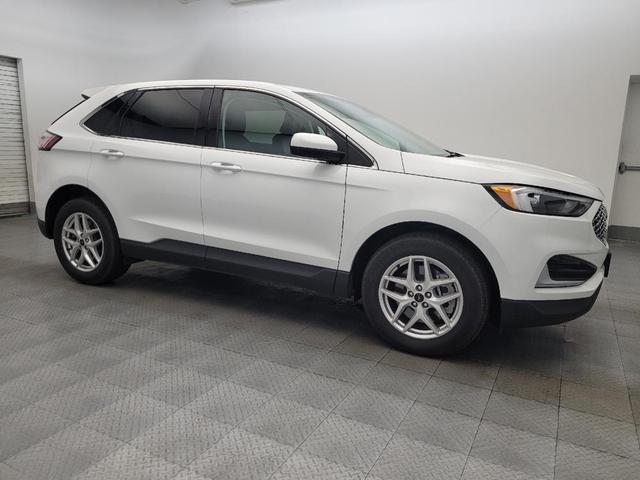 Photo of 2024 White Ford Edge
