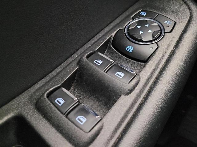 Photo of 2024 White Ford Edge