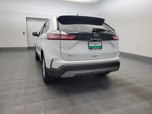 Photo of 2024 White Ford Edge