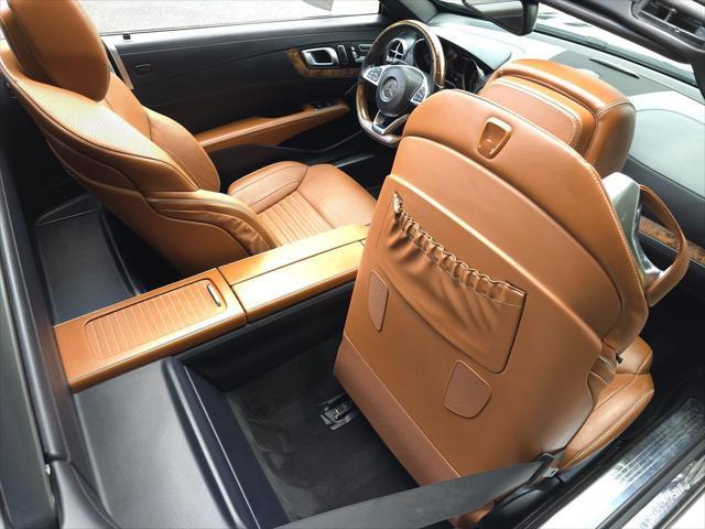 Photo of 2017 designo Diamond White Metallic Mercedes-Benz SL 550