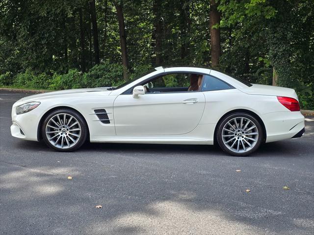 Photo of 2017 designo Diamond White Metallic Mercedes-Benz SL 550