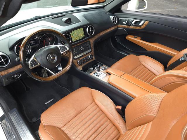 Photo of 2017 designo Diamond White Metallic Mercedes-Benz SL 550