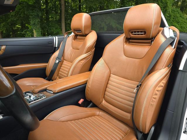Photo of 2017 designo Diamond White Metallic Mercedes-Benz SL 550