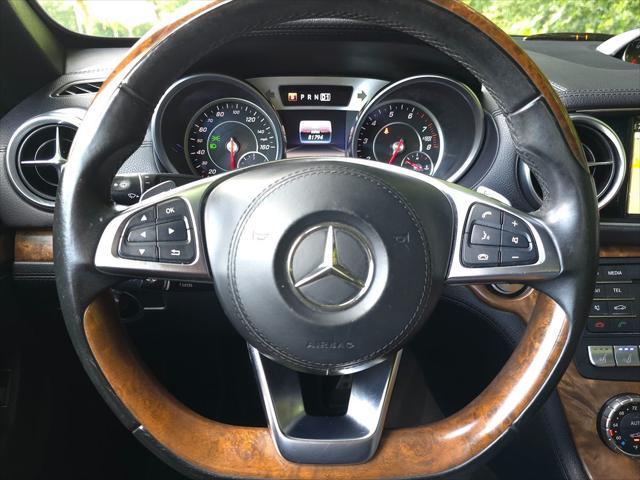 Photo of 2017 designo Diamond White Metallic Mercedes-Benz SL 550