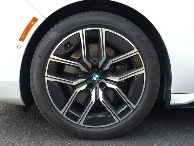 Photo of 2023 Mineral White Metallic BMW 740