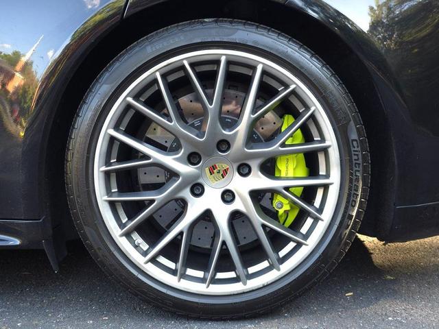 Photo of 2018 Jet Black Metallic Porsche Panamera