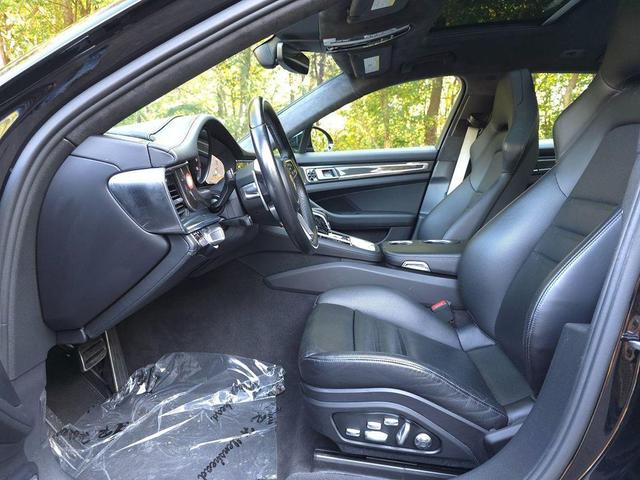 Photo of 2018 Jet Black Metallic Porsche Panamera