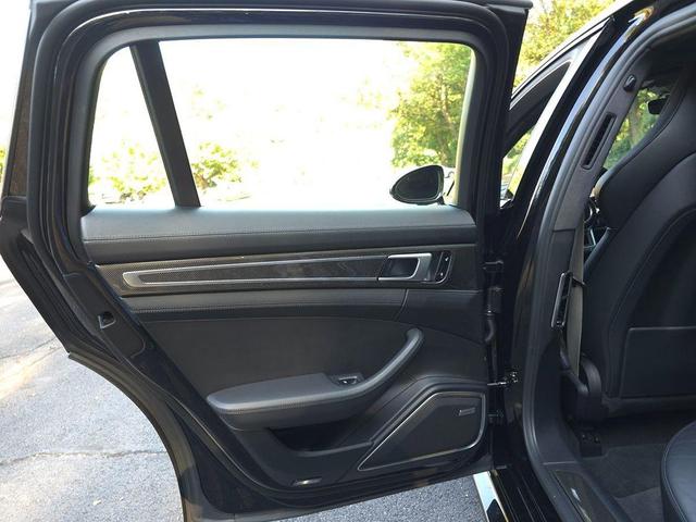 Photo of 2018 Jet Black Metallic Porsche Panamera