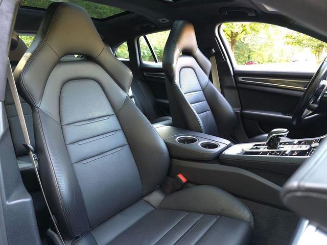 Photo of 2018 Jet Black Metallic Porsche Panamera