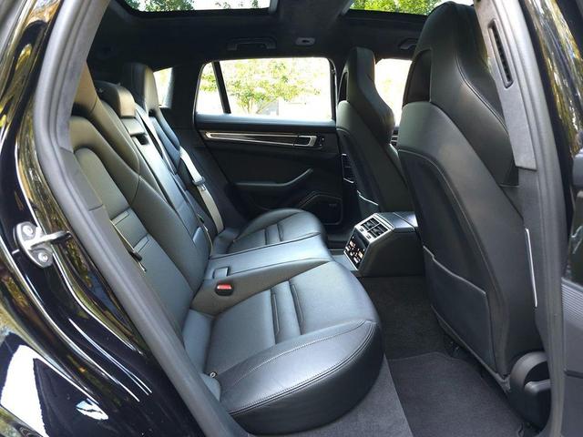 Photo of 2018 Jet Black Metallic Porsche Panamera