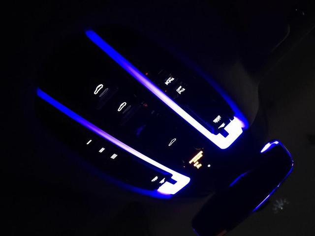Photo of 2018 Jet Black Metallic Porsche Panamera