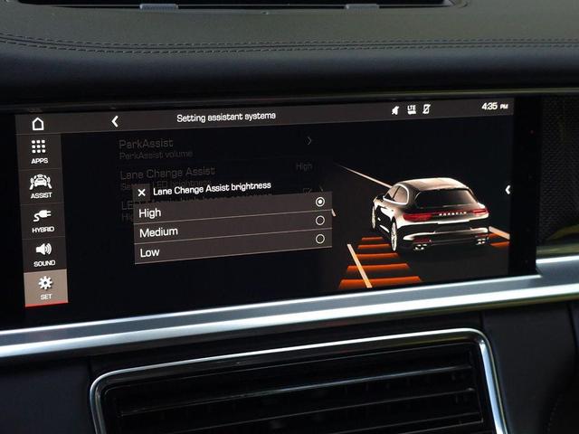 Photo of 2018 Jet Black Metallic Porsche Panamera