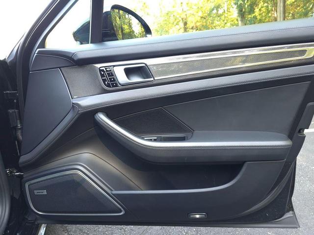 Photo of 2018 Jet Black Metallic Porsche Panamera