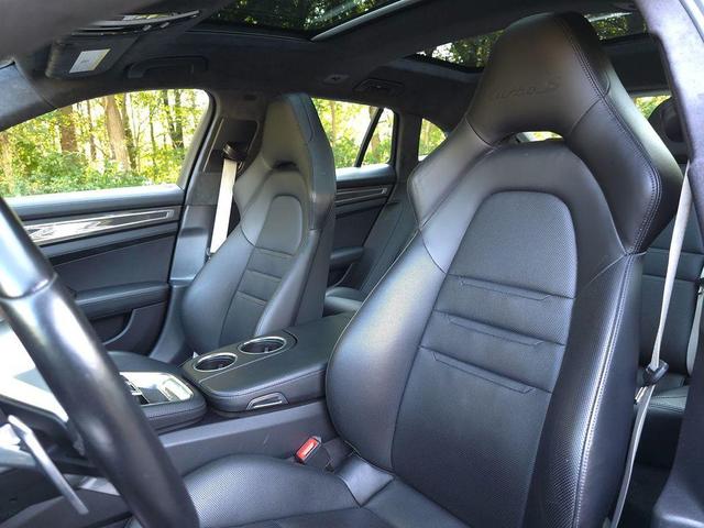 Photo of 2018 Jet Black Metallic Porsche Panamera
