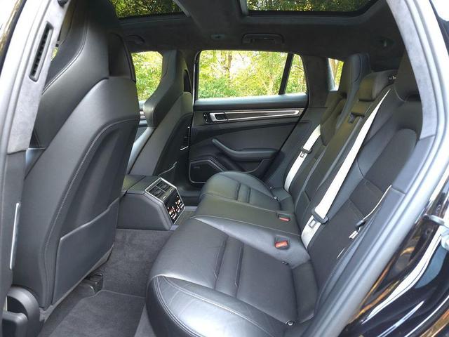 Photo of 2018 Jet Black Metallic Porsche Panamera