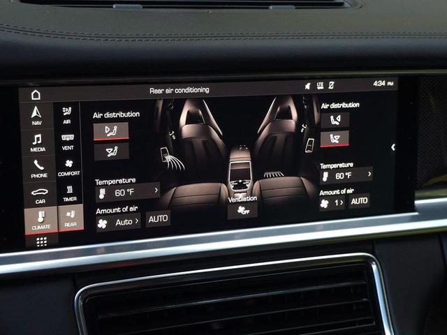 Photo of 2018 Jet Black Metallic Porsche Panamera