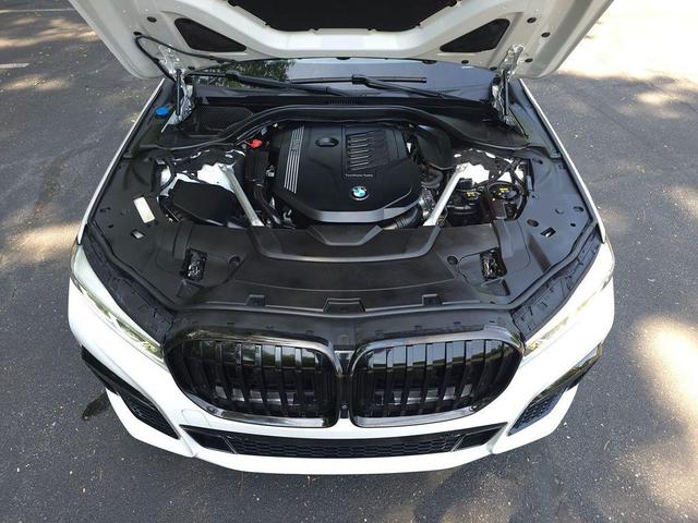 Photo of 2022 Mineral White Metallic BMW 740