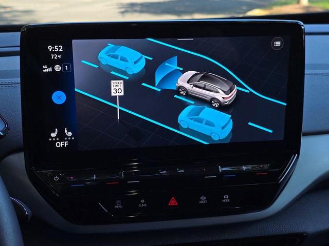 Photo of 2023 Silver Mist Metallic Volkswagen ID.4