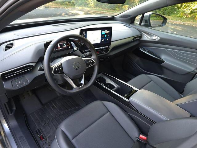 Photo of 2023 Silver Mist Metallic Volkswagen ID.4