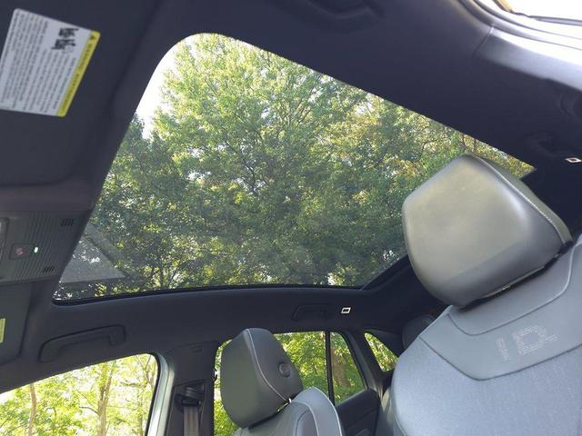 Photo of 2023 Silver Mist Metallic Volkswagen ID.4