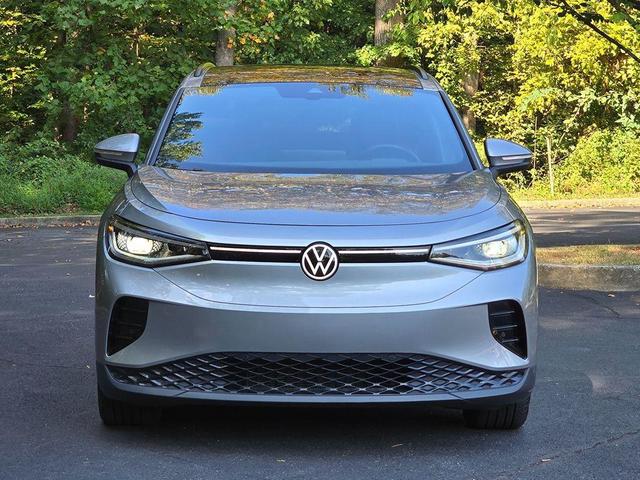 Photo of 2023 Silver Mist Metallic Volkswagen ID.4