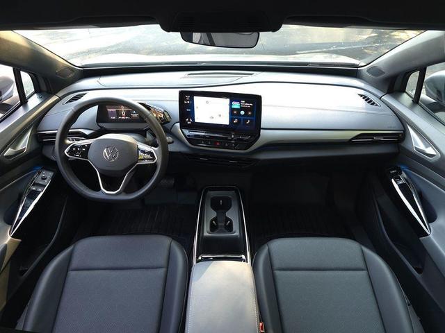 Photo of 2023 Silver Mist Metallic Volkswagen ID.4