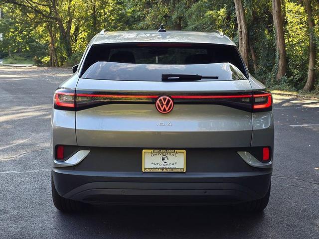 Photo of 2023 Silver Mist Metallic Volkswagen ID.4