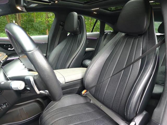 Photo of 2022 Obsidian Black Metallic Mercedes-Benz EQS 580