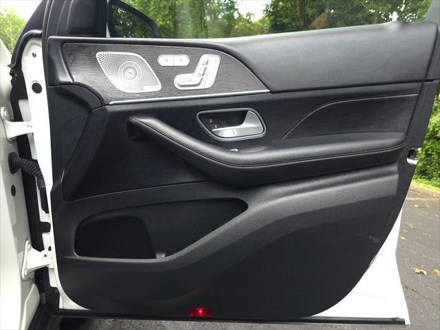 Photo of 2021 Polar White Mercedes-Benz GLS 450