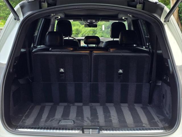 Photo of 2021 Polar White Mercedes-Benz GLS 450