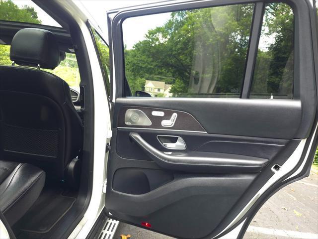 Photo of 2021 Polar White Mercedes-Benz GLS 450
