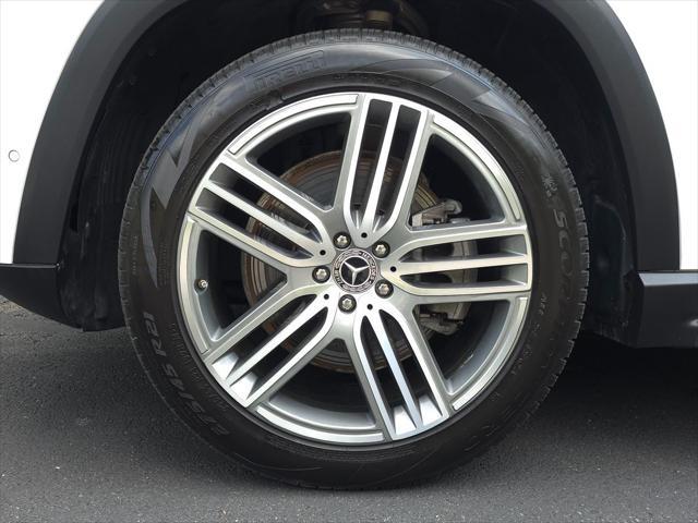 Photo of 2021 Polar White Mercedes-Benz GLS 450