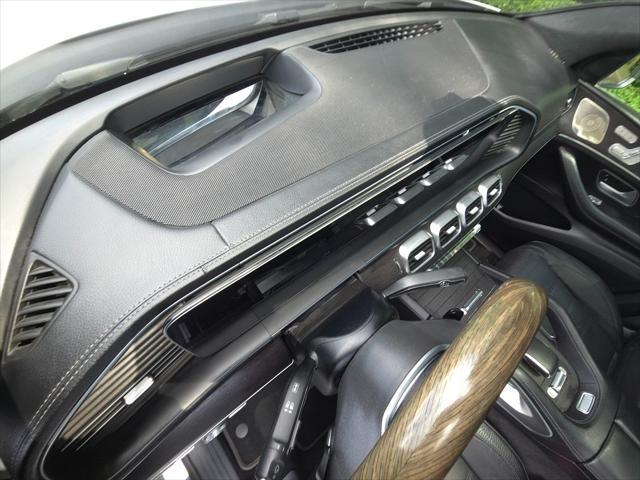 Photo of 2021 Polar White Mercedes-Benz GLS 450