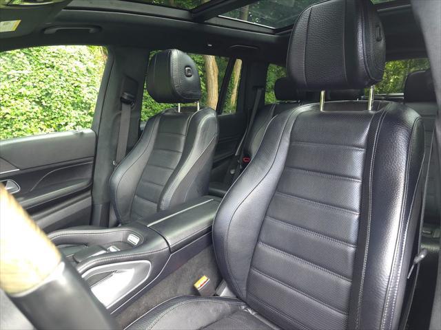 Photo of 2021 Polar White Mercedes-Benz GLS 450